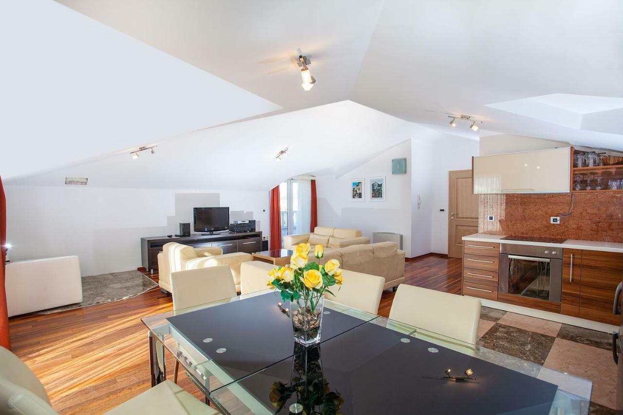 Villa Luce Mit Pool Makarska Bilik gambar